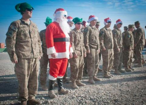 Près de 900 cartes de Noël envoyées à des militaires par un collégien