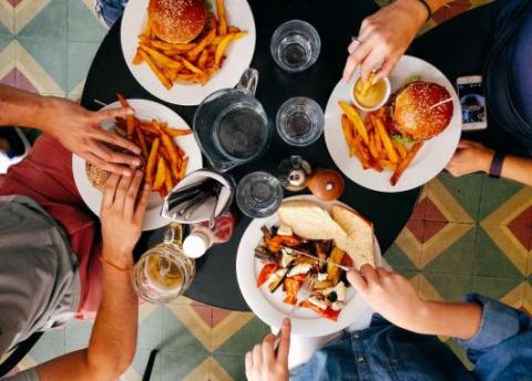 Étudiants : le repas à 1 € ?s'applique à tous les précaires jusqu'à Noël